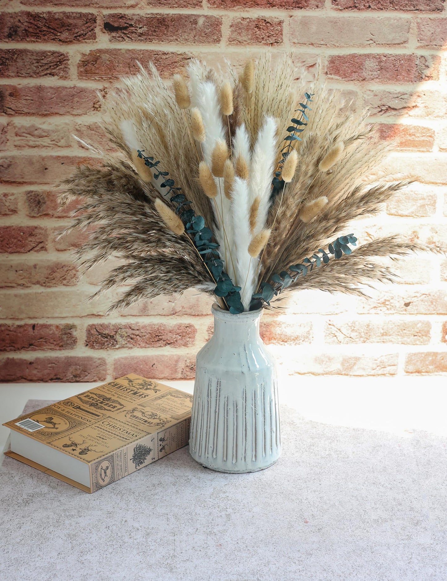 120 PCS Dried Pampas Grass Decoration, Pampas Grass with Preserved Eucalyptus Leaves Dried Flowers, Reed Grass Bouquet for Bohemian Flowers Home Table Wedding Decoration, Rustic Farmhour.(light brown)